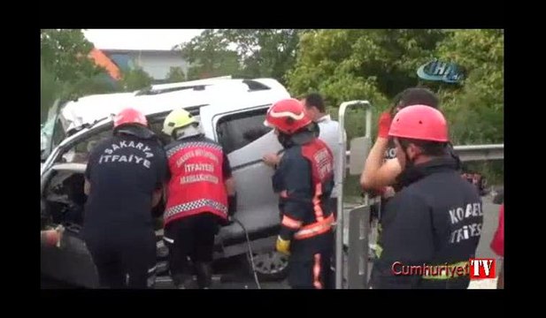 Hafif ticari araç TIR’a arkadan çarptı: 4 ölü 1 yaralı
