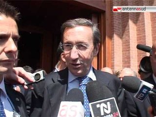 TG 10.05.11 Mola di Bari, Fini a Berlusconi: "Tutti sono sottoposti a legge"