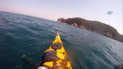 Romanyalı Çılgın Profesör Kanoyla İstanbul Boğazı'na Geldi