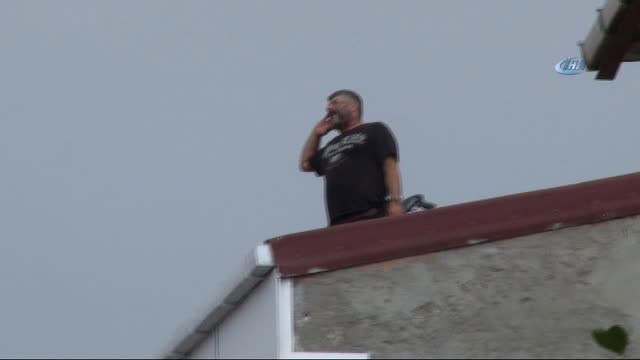 Esenyurt'ta Pompalı Tüfekle Çatıya Çıkan Bir Kişi Etrafa Ateş Açtı.