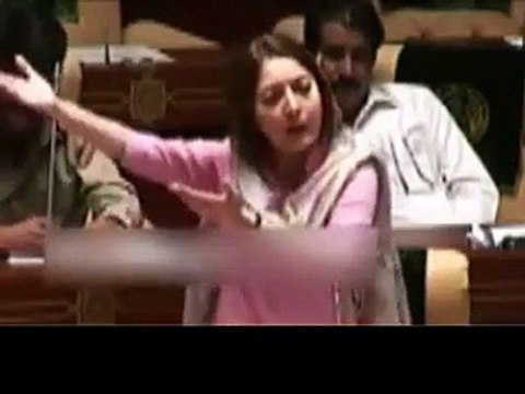 شرمیلا فاروقی کی بغیر شلوار کی ڈانس ویڈ یو نے انٹرنیٹ پر دھوم مچا دی ۔ دیکھیں