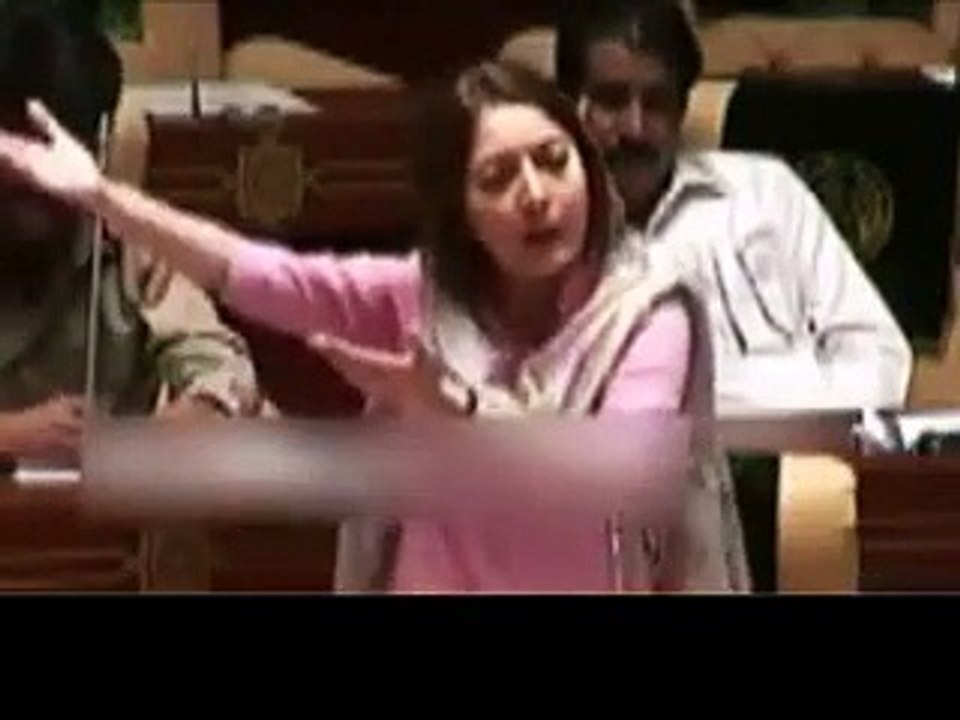 شرمیلا فاروقی کی بغیر شلوار کی ڈانس ویڈ یو نے انٹرنیٹ پر دھوم مچا دی ۔ دیکھیں