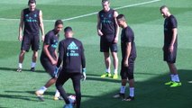 Ronaldo trains with Real Madrid despite ban