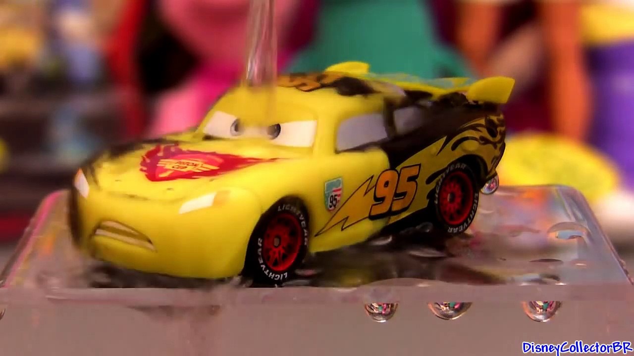 Cars Color Changers Lightning McQueen Changing Color from Yellow to Black Disney Pixar video