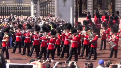 Eu17.18 Changing of the Guards at Buckingham Palace Tour, Jun-Jul 2017
