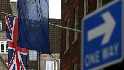 Londres quer união aduaneira temporária para "brexit"