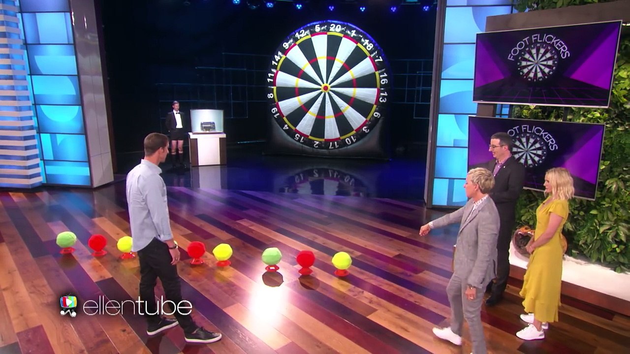Michael Phelps, John Oliver, & Kristen Bell Play Foot Flickers