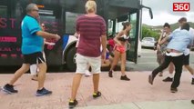 Turistet jashte kontrollit ne Spanje, sherr me nje shofer autobuzi (360video)
