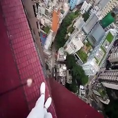 This got me sweating, he must seriously have a death wish!!!