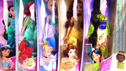 Download Video: Disney Princesses Play the Claw Machine for Toy Surprises! Rapunzel & Snow White Fall in!