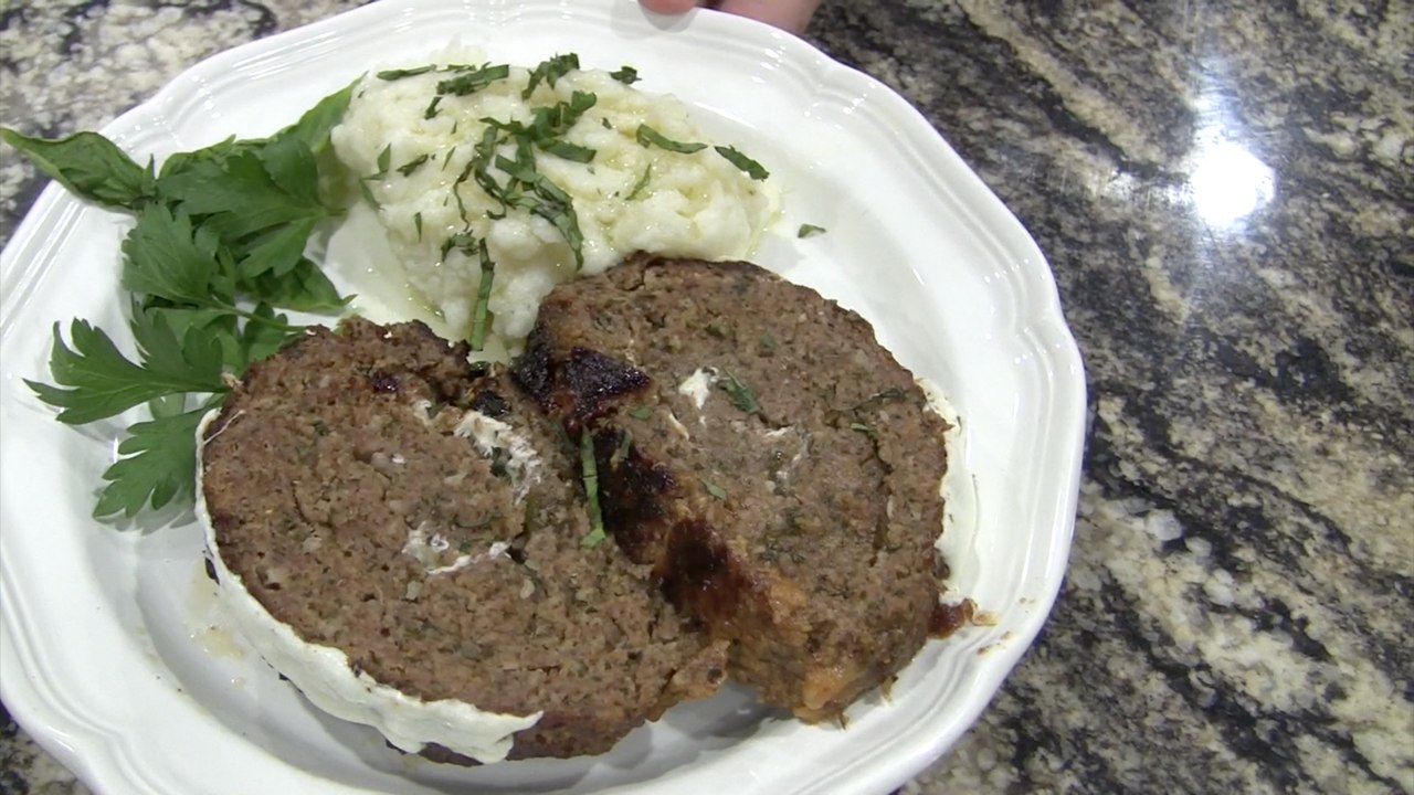 Meatloaf stuffed with Mozzarella and Basil