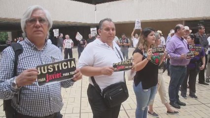 Con cadena humana piden justicia para el periodista asesinado Javier Valdez