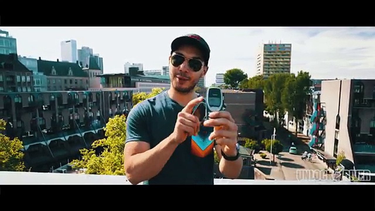 Nokia 3310 vs. New Nokia 3310 DROP TEST from 1000 FEET!! - Durability Revie