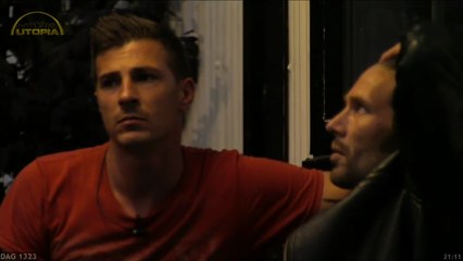 René keek op de bank en schrok zich rot