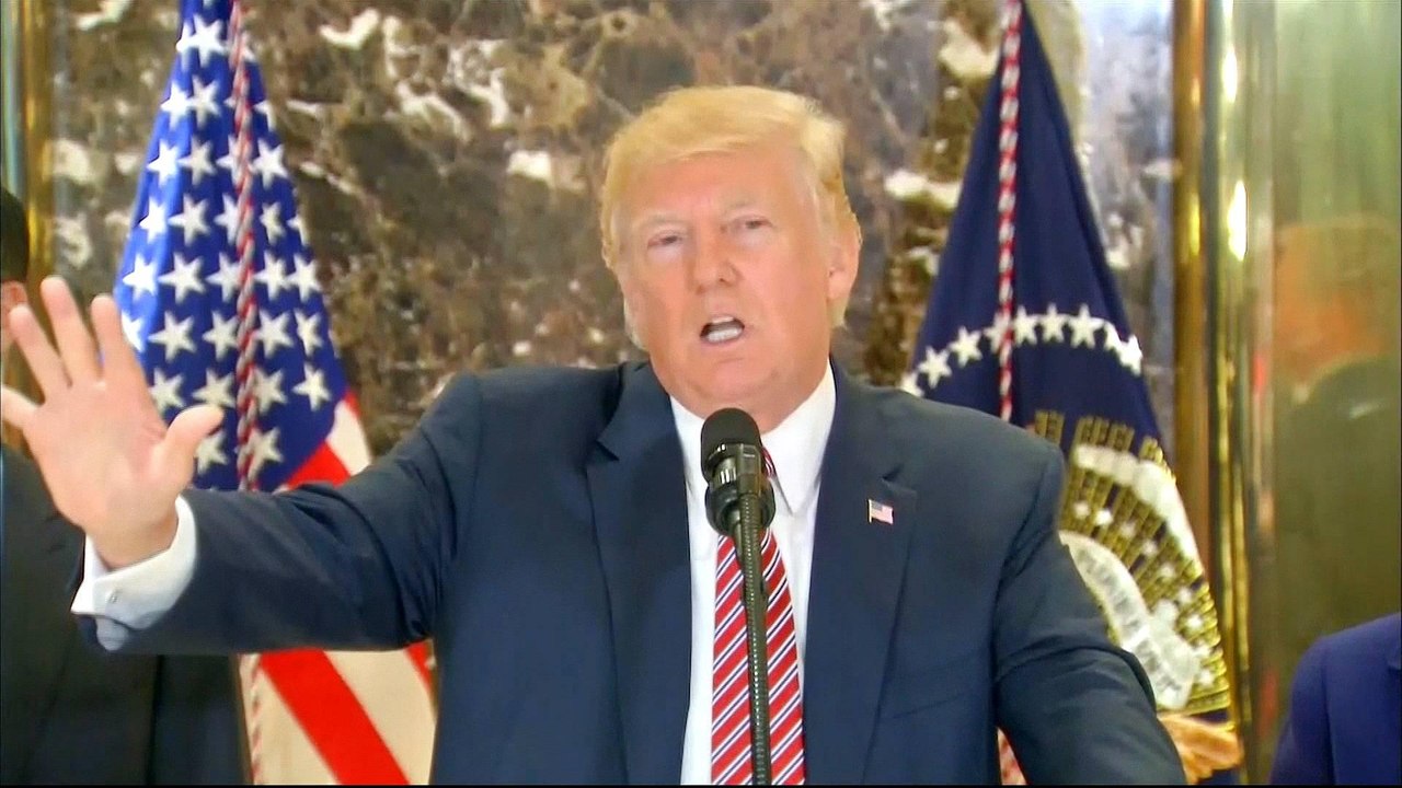 Trump again blames 'both sides' for Virginia violence