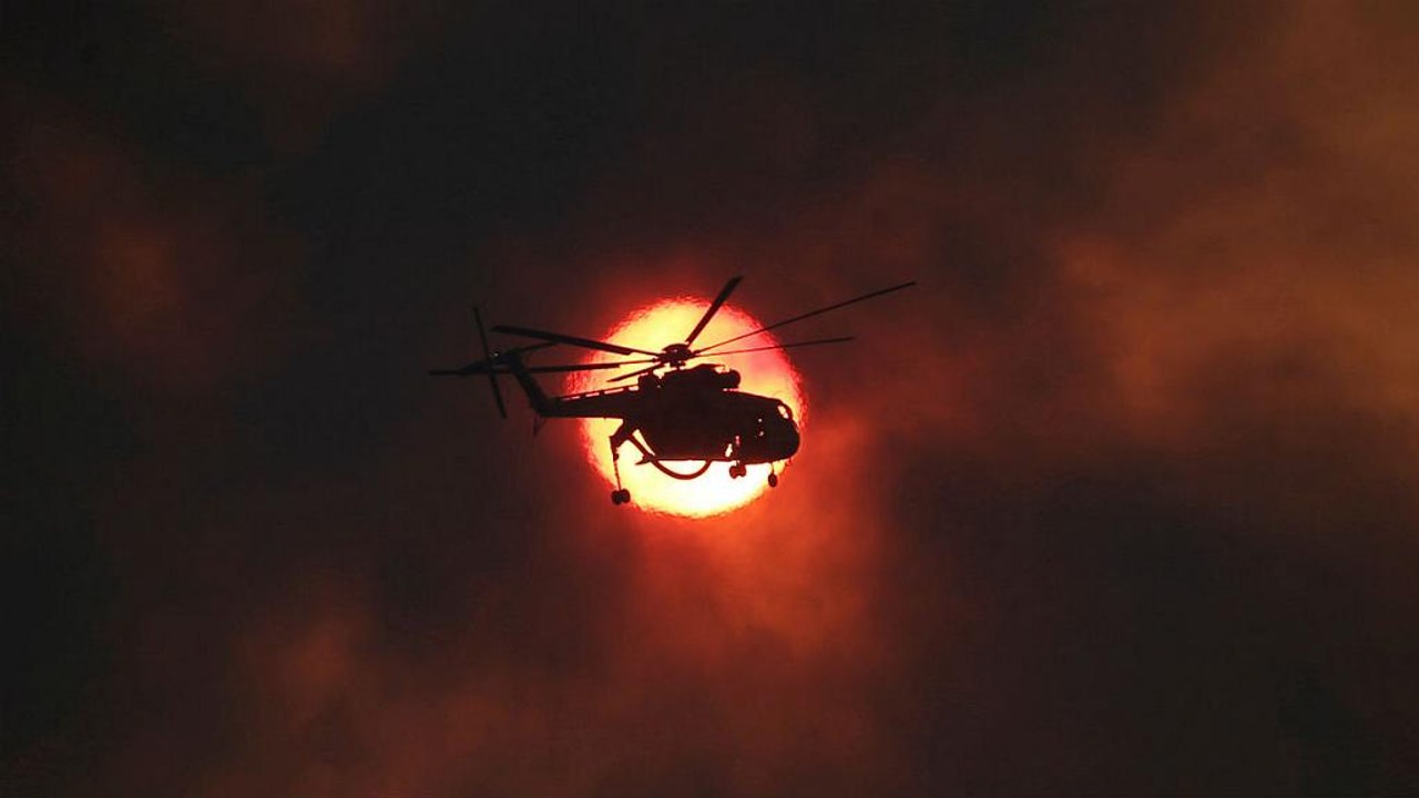 Δεκάδες τα πύρινα μέτωπα- Μάχη με τις φλόγες σε...