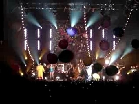 Mika - Lollipop (Fin, avec Ballons)