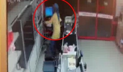Markete molotoflu saldırı: Çalışan son anda kaçtı
