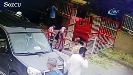 Sağlık merkezinin kapısı 4 yaşındaki çocuğun üzerine düştü