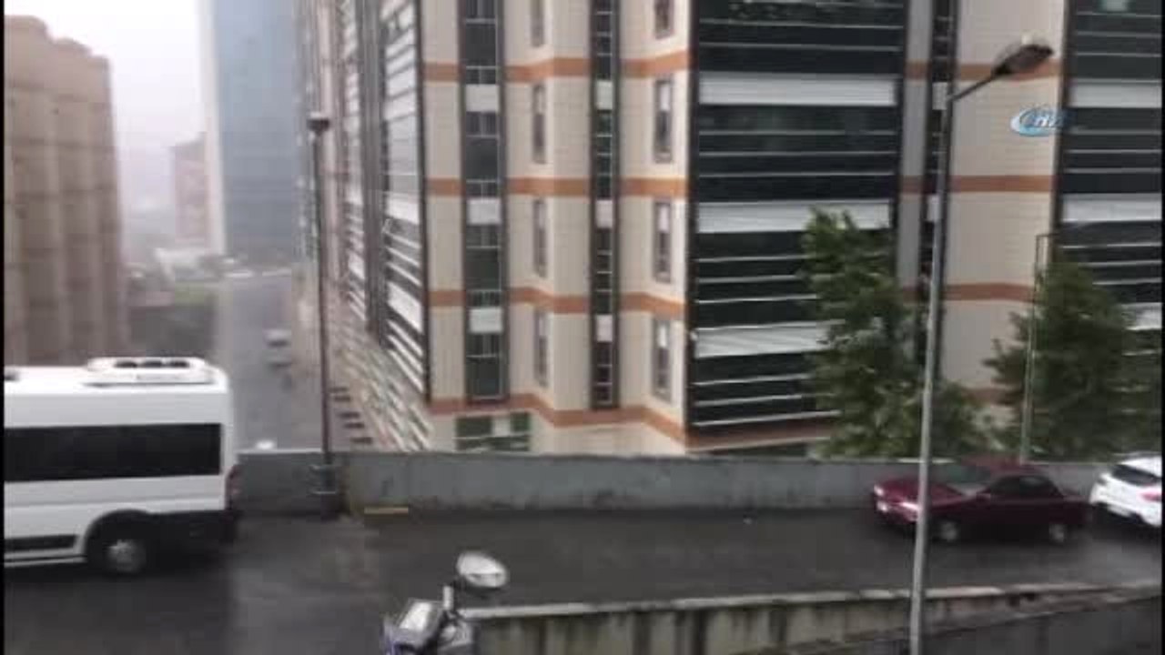 İstanbul'da Beklenen Yağış Başladı