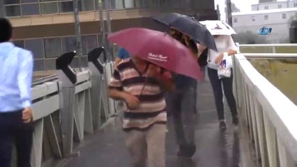 Istanbul'da Beklenen Yağış Başladı