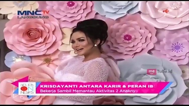 Krisdayanti, Kerja Sambil Pantau Aktivitas 2 Anak