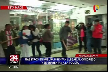 Maestros en huelga se enfrentan a la Policía tras intentar llegar al Congreso