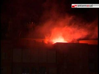 TG 22.07.11 Il Margherita di Bari brucia, ma è una solo una simulazione