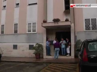 TG 23.07.11 Doccia e water vietati ai residenti di una palazzina popolare di Bari