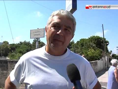 TG 01.08.11 CARA: gli immigrati protestano, i residenti hanno paura