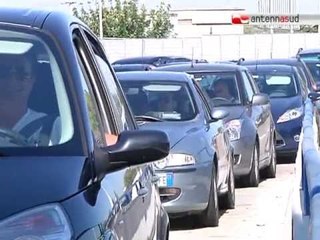 TG 13.08.11 Traffico da bollino nero in Puglia, code di auto al porto