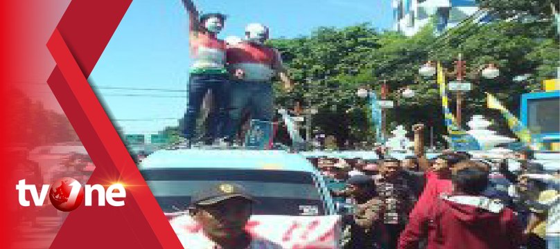 Tolak Taksi Online, Sejumlah Angkutan Umum Unjuk Rasa di Cirebon