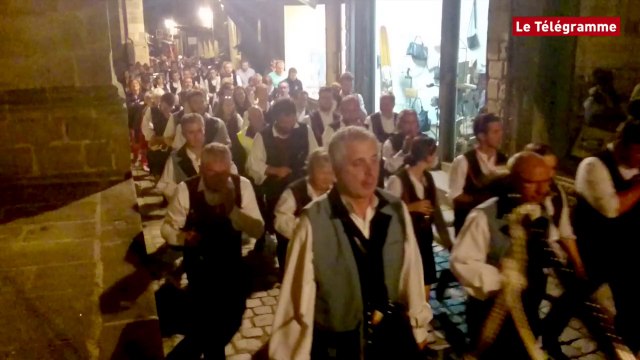 Vannes. Les fêtes d'Arvor s'achèvent en beauté devant les remparts