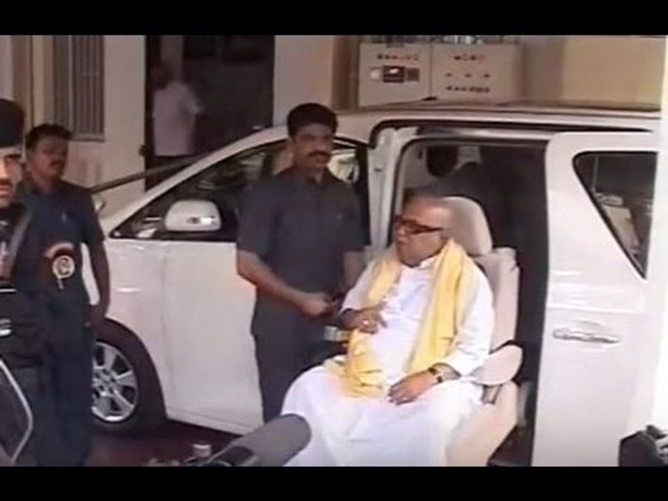 மருத்துவமனையிலிருந்து வீடு திரும்பினார் கலைஞர் கருணாநிதி-வீடியோ