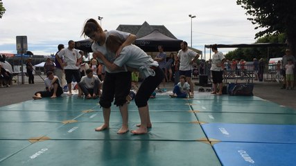 Saint-Loup : initiation au gouren place du Valmy
