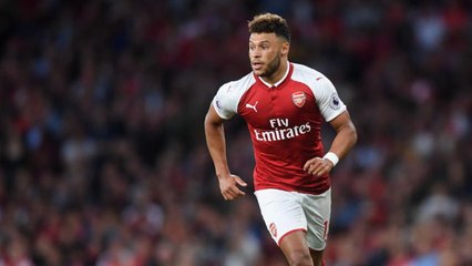 Télécharger la video: Chelsea target Oxlade-Chamberlain is staying at Arsenal - Wenger