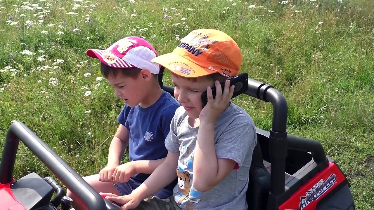 Little Driver on Buggies Power Wheels TOWING CAR in Real Life