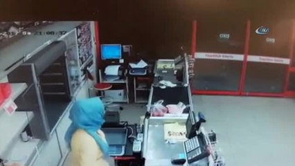 Eyüp'te Markete Molotoflu Saldırı Kamerada