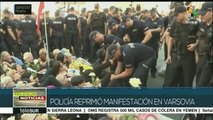 Policía polaca reprime protesta antifascista en Varsovia