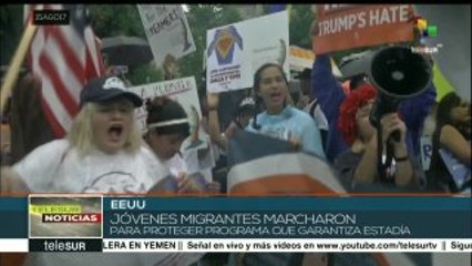 Jóvenes migrantes marchan en EE.UU. para defender estadía