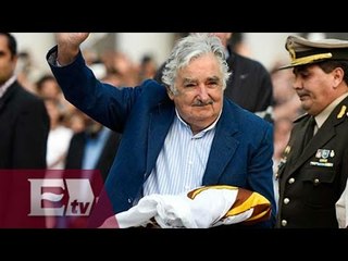 Скачать видео: Despiden entre aplausos a presidente de Uruguay / Vianey Esquinca