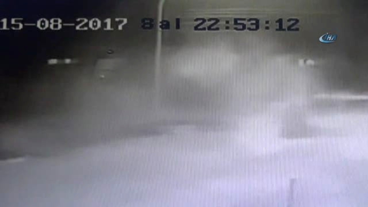 Takla Atan Otomobil Güvenlik Kamerasında