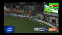 AB de Villiers Six Makes Two Fielders Almost Died - Worst Injury