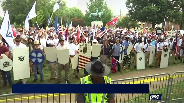 ترامب يتمسك باتهام كلا الطرفين في مواجهات شارلوتسفيل ويثير انتقادات كثيرة