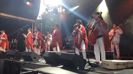 La scène du Vally devient caliente avec las Awatiñas !