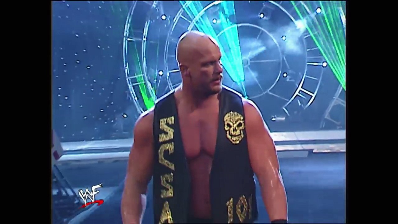 Stone Cold Steve Austin goes crazy in the Royal Rumble Match: Royal Rumble 2002