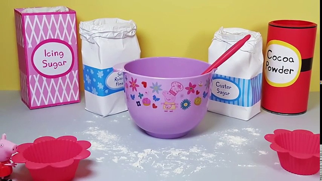 Peppa Pig Creations! - Peppa Pig Creation 18 - Bake cupcakes with Peppa and George! (new 2017)
