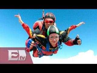 Mujeres rompen récord nacional de paracaidismo / Paola Virrueta