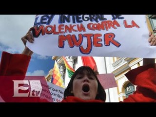 Mujeres sufren violencia política  / Opiniones encontradas