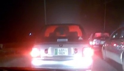 Live Date Caught in Suzuki Mehran during Rush
